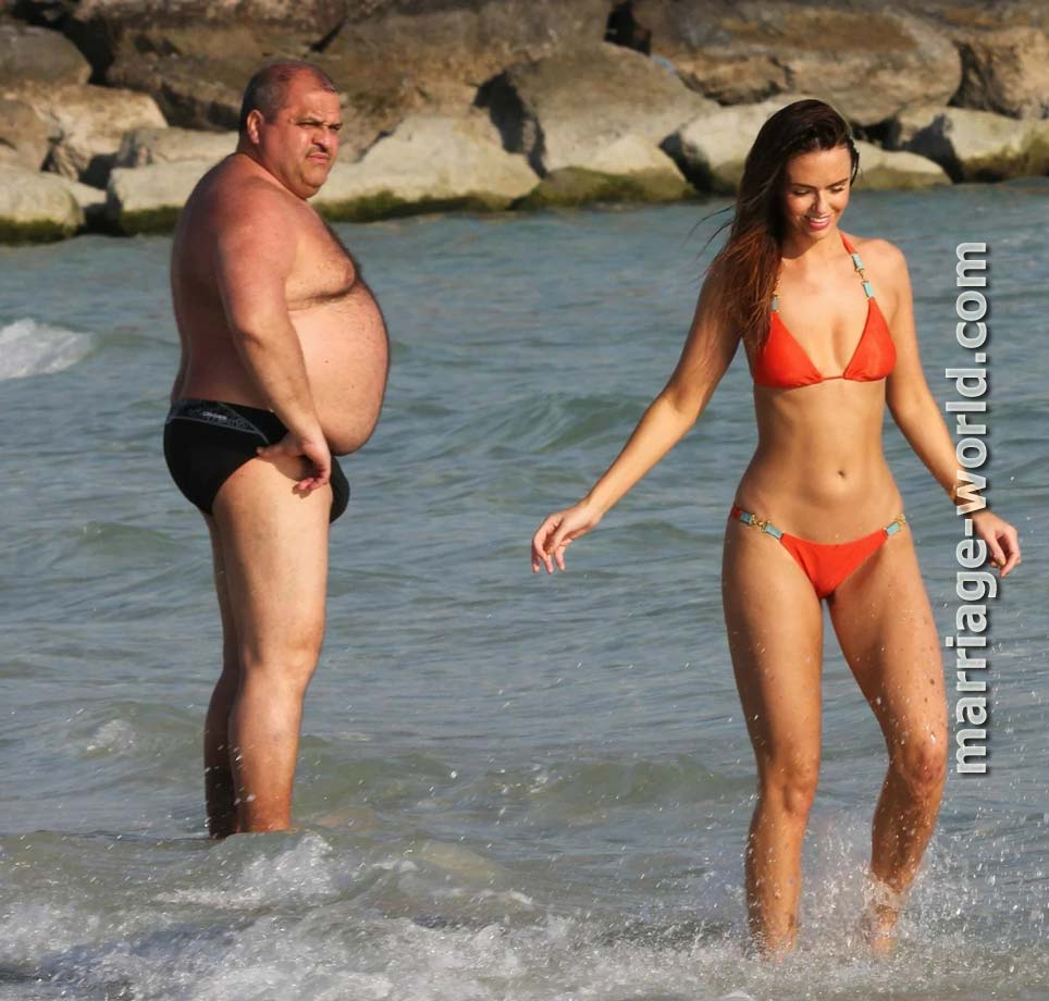 hombre gordo y una mujer